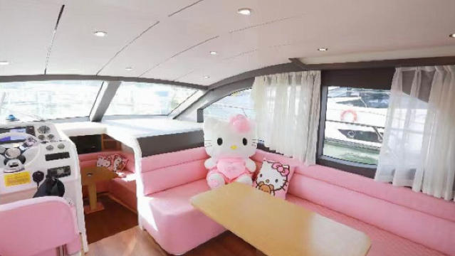 海南三亞46尺豪華遊艇包船出海3小時【水果飲料+自駕體驗+釣魚+游泳+浮潛】