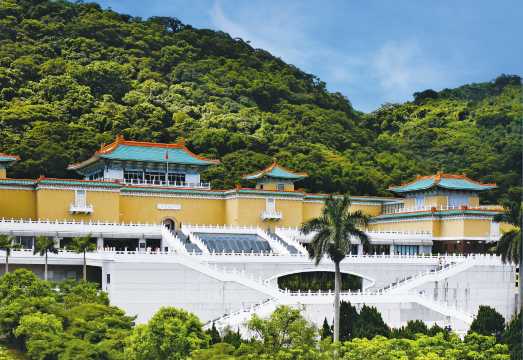 Half-day tour to Taipei Palace Museum + Chiang Kai-shek Memorial Hall + Martyrs' Shrine [Guanteed morning departure]
