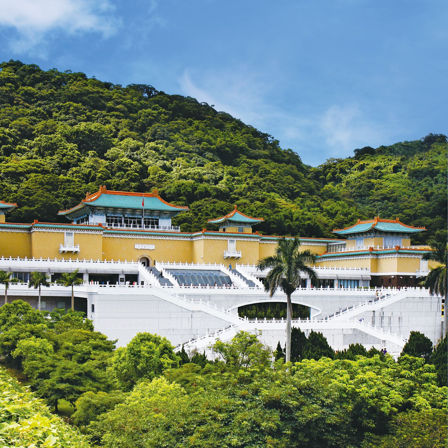 Excursion à la demi-journée au Musée national du palais + Mémorial de Tchang Kaï-chek + Temple des Martyrs [Départ garanti le matin]