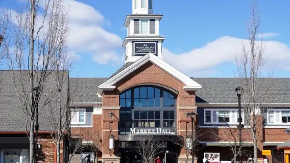 Woodbury Common Premium Outlets Shopping Tour from Midtown