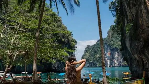 Krabi Red Island one-day tour Door-to-Door Pickup Lunch 3 Islands with Lagoon Observation Deck Family Tour