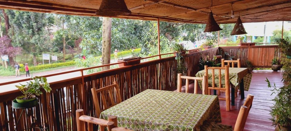 Kisoro: Lawatan Kampung Kopi dengan Membuat Kopi Tangan