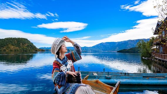Lijiang Lugu Lake lawatan sehari hiburan tulen [pilihan kumpulan kecil perniagaan 8 orang + mengelilingi tasik + menaiki bot tradisional]
