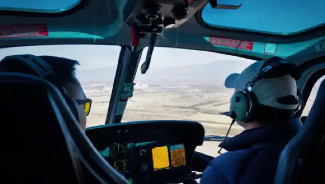 北京八達嶺長城豪華六座直升機飛行體驗/可坐 5 位遊客【八達嶺長城景區免費接駁車＋免費機長換裝＋照片拍攝】