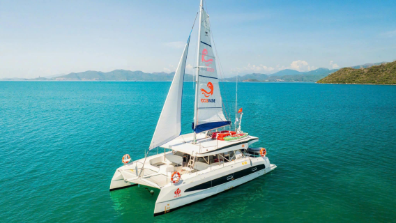 Nemo Yacht Phu Quoc: tour all'alba o al tramonto con attività acquatiche complete