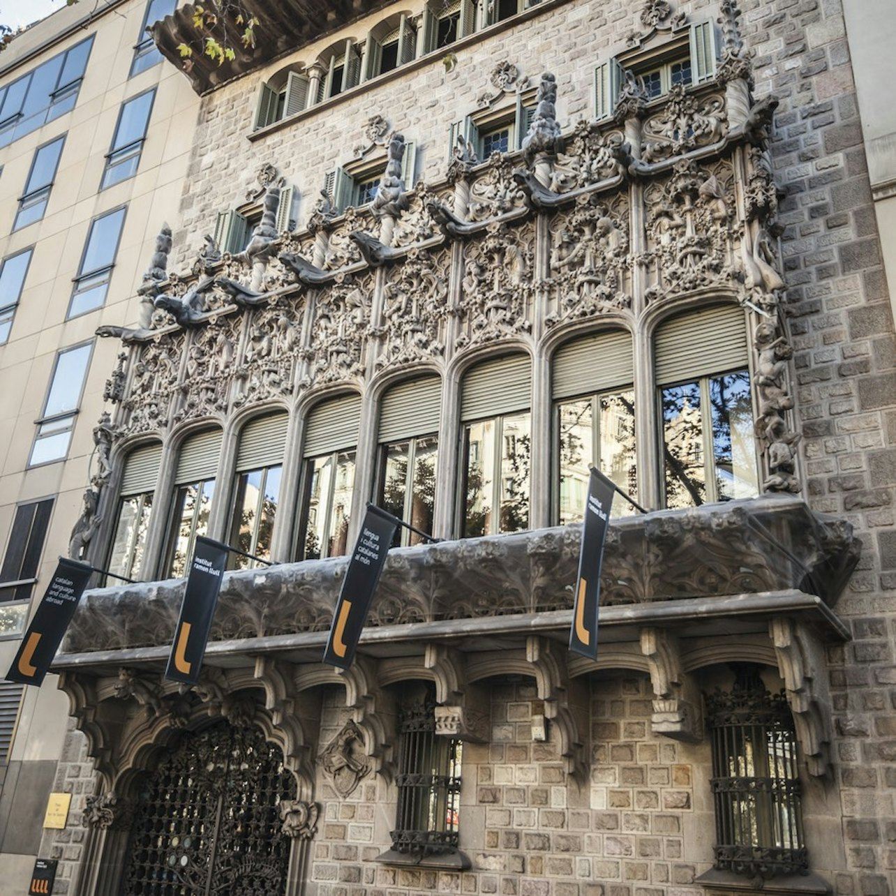 Palau Baró de Quadras: Guided Tour