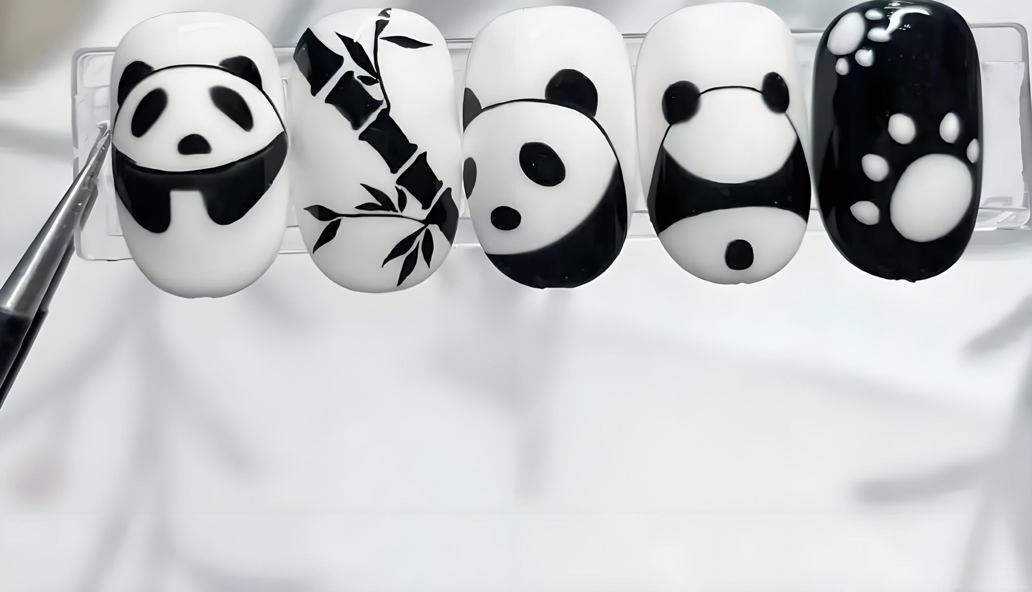 1.5-Hour Private Manicure in Chengdu[Chinese/English Service]: Paint Unique Pandas on Fingertips!