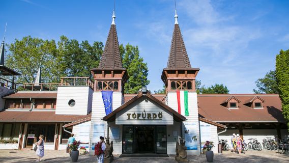 "1-Day Tour to Hungary's Ancient Castle and Thermal Spa | Private Charter to Hévíz Thermal Lake and Festetics Castle"