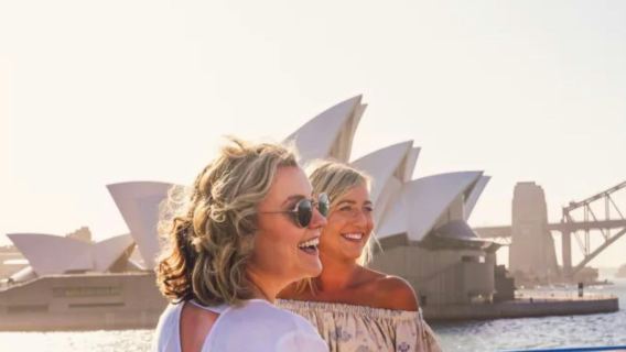 Sydney Harbour: Captain Cook Premium or Cocktail & Bar Sightseeing Cruise