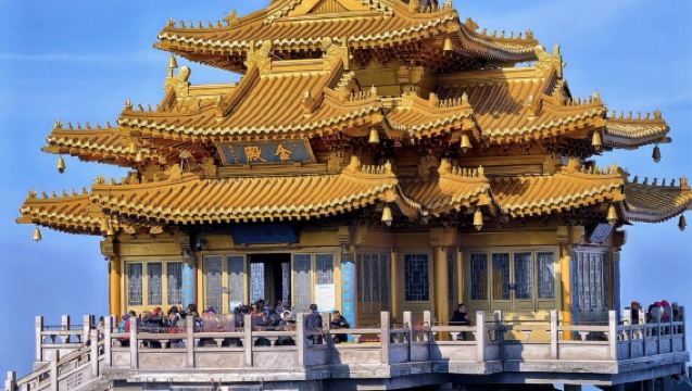 1-day Tour to Laojun Mountain from Jincheng: Golden Summit in the Clouds and Ten-Mile Fairy Mountain