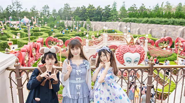 上海迪士尼度假區一日遊【上海迪士尼33VIP門票+14項目快速通道+免排隊入園+導覽服務】