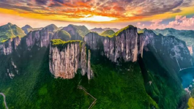 恩施大峽谷1日遊【七星寨+雲龍地縫+導遊 | 純玩團】