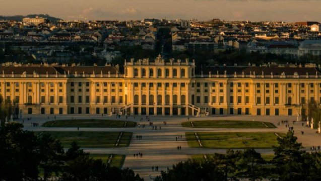 Schonbrunn Palace and Gardens: Self-Guided Audio Tour