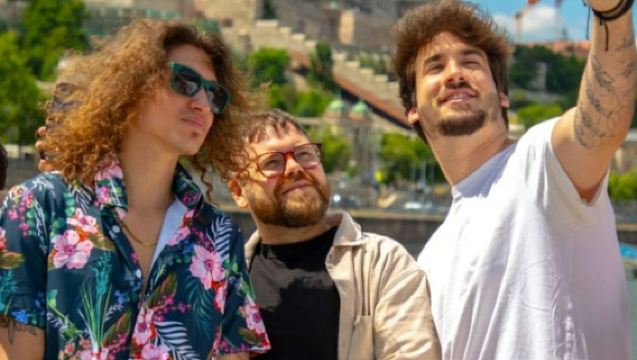 Budapest: Sightseeing Cruise + Unlimited Slushy