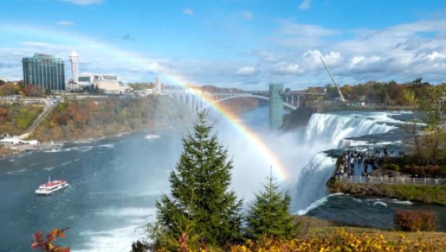 Round-trip from Toronto, Canada: 1-day tour to Niagara Falls | Optional cruise or waterfall tour