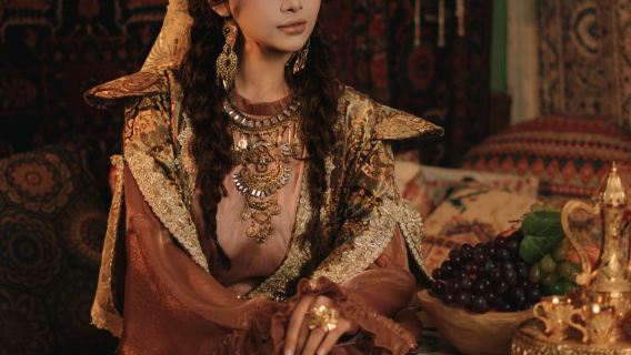 Urumqi grand bazaar trip moments (western region costumes + customized makeup + meticulous service)