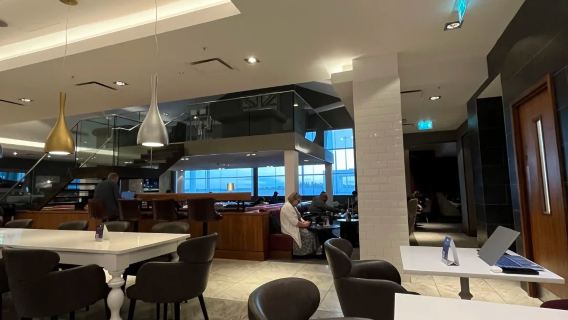 VIP-Lounge-Gutschein für den Flughafen Birmingham (BHX) | VIP-Lounge für Umsteigepassagiere/Entspannung