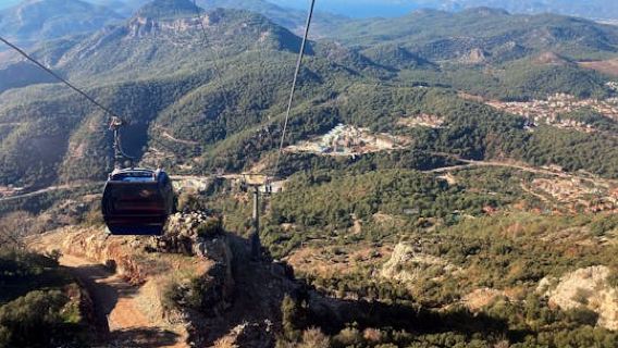 Tour del pueblo fantasma de Kayakoy con teleférico del monte Babadag