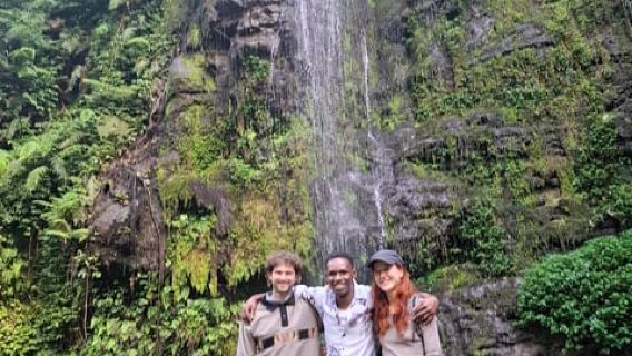 Arusha: Excursión guiada a las cascadas de Napuru y visita al pueblo