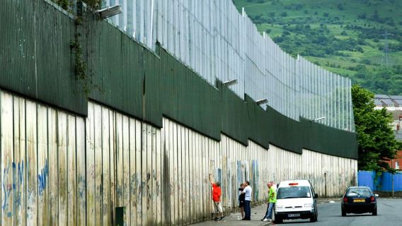 Belfast: Political Conflict 3-Hour Walking Tour