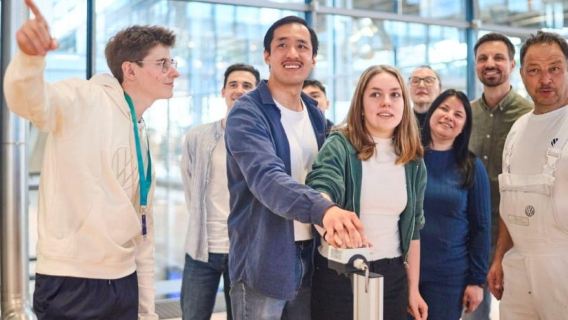 Dresda: Tour Premium della Fabbrica Trasparente della VW