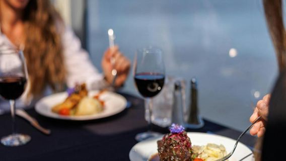 Montreal: 5-Course Dinner Sightseeing Cruise