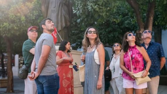Sevilha: Passeio Guiado com Fast-Track pelo Alcázar, Catedral e Giralda