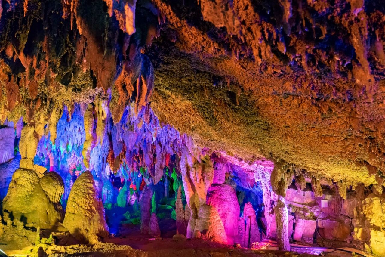 Jiuxiang Caves Scenic Area + Yiliang Roast Duck + Kunming City Private Tour