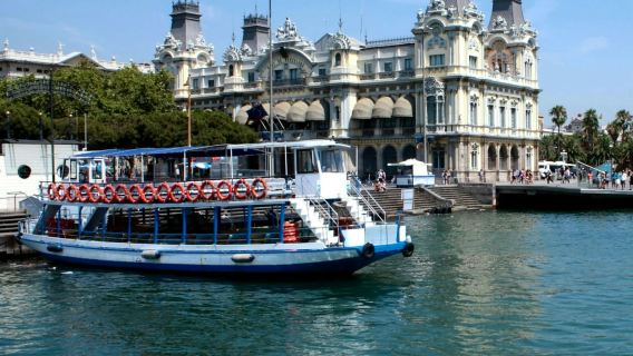 Barcelona: "Las Golondrinas" 1-Hr Coast Line Sailing