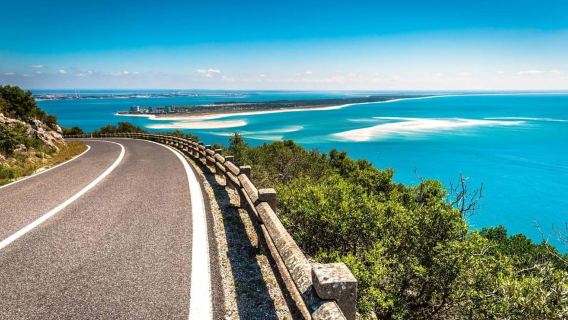 Arrábida - Sesimbra: Jeep Tour and Wine Tasting at Azeitão