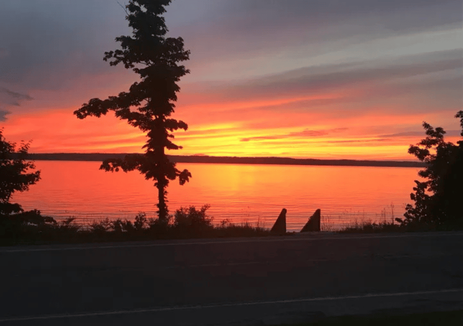 Traverse City: 4-stündige Weintour bei Sonnenuntergang auf der Old Mission Peninsula