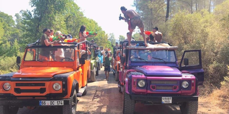 Pesta Pertarungan Air, Warna dan Buih Marmaris Jeep Safari