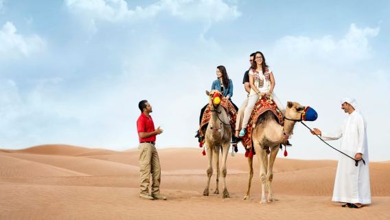 Dubai: Camel Safari, Wildlife & Lakeside Breakfast