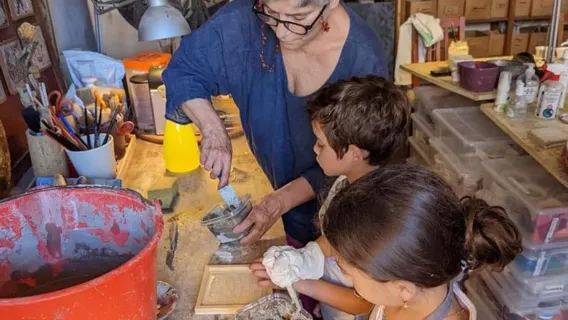 Laboratorio di creazione di mosaici a Trastevere, Roma