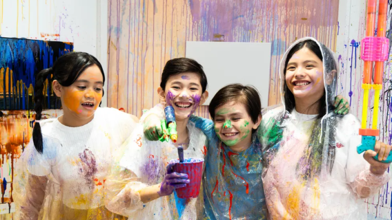 SM North EDSA Atelier d'Art Éclaboussé