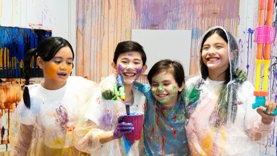 SM North EDSA Sala d'Arte Spruzzata