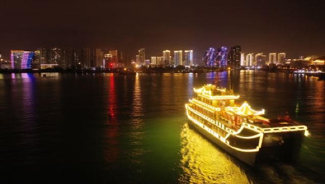 Sanya Luhuitou "Kapal Kuno Yongle" Pelayaran Malam Teluk Sanya (Tiket All-in-One)