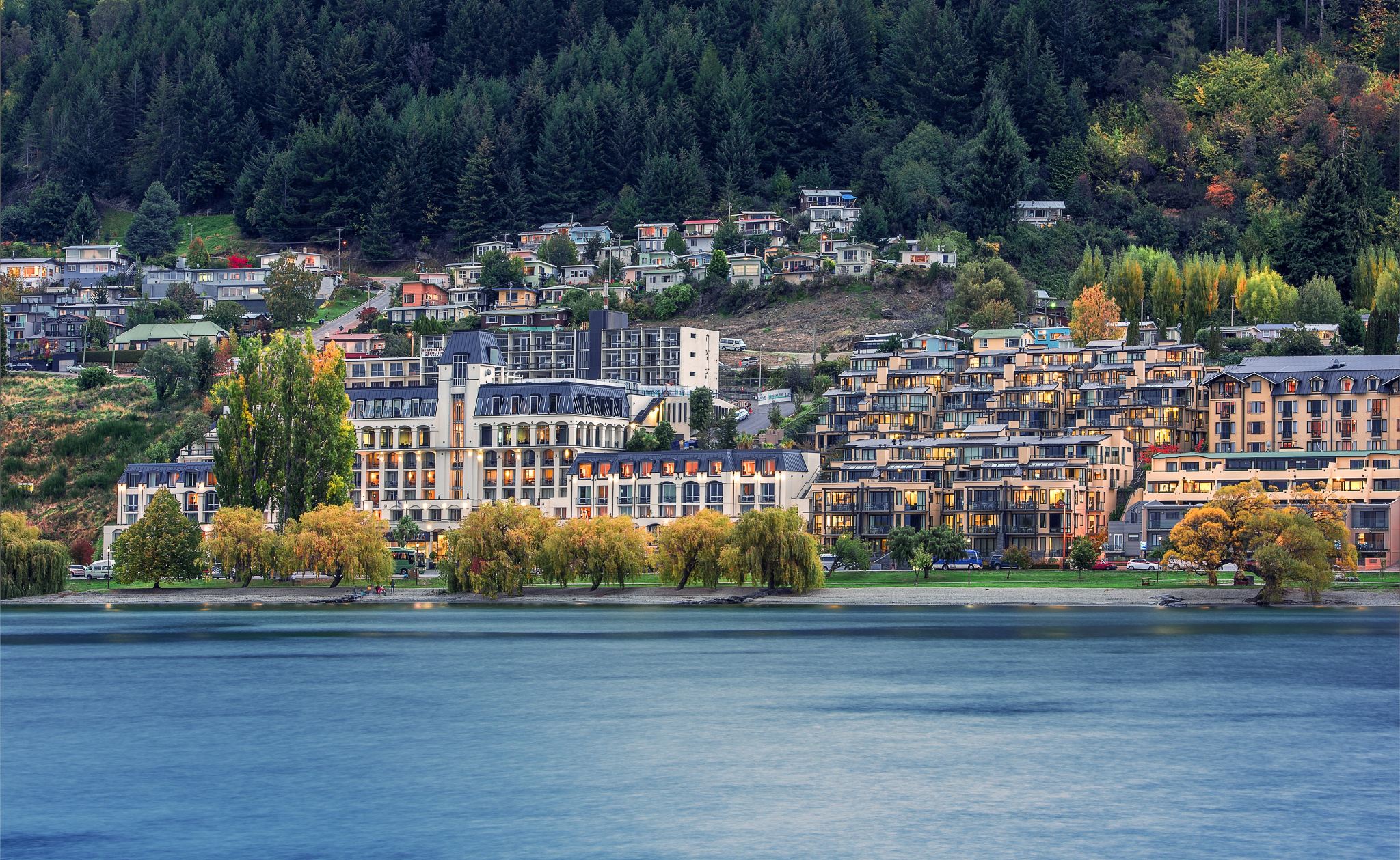 新西蘭皇后鎮瓦卡蒂普湖環湖深度與高山農場一日遊
