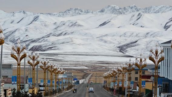 Free horseback riding and photography · Ebao Highway + Gangshika + Horseback riding and photography on Qilian Grassland · Lianxin Lake Waterfall