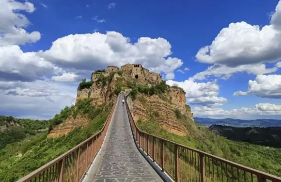 意大利【白露里治奥古城-天空之城＋奧爾維耶託】一日遊