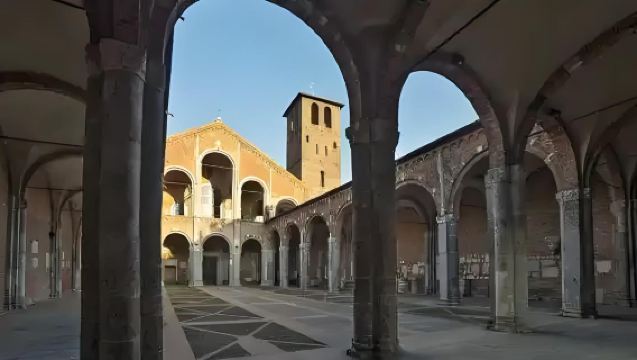 1-day private charter tour to Milan Cathedral, Basilica of Sant'Ambrogio, and Lake Como in Italy