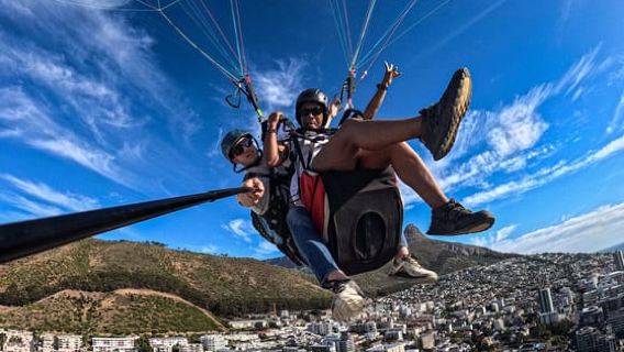 Cape Town: Tandem Paragliding with views of Table Mountain