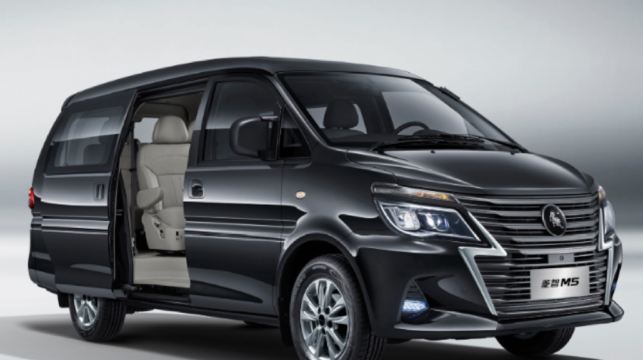 美瑛孤獨樹+白鬚瀑布+旭川動物園+森林精靈露台【包車遊】