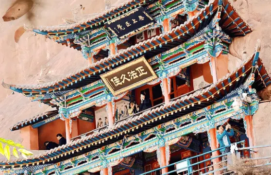 馬蹄寺+平山湖一日遊【6人團/上門接送+近賞祁連+峽谷穿越】