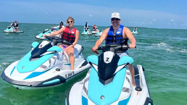 ベアフット・ビリーズによるオリジナル・キーウェスト島ジェットスキーツアー