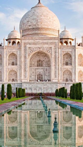 Agra Day Excursion from Delhi by Gatimaan Express 