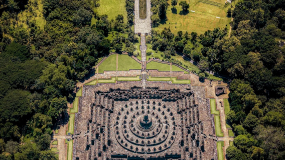 1-day tour to volcanoes in Yogyakarta, Indonesia [Borobudur + Gunung Merapi] with private vehicle