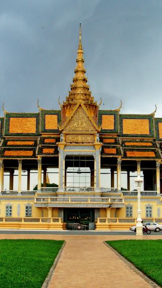 1-day tour of Phnom Penh, Cambodia | Royal Palace of Cambodia + Wat Phnom Daun Penh [Top attraction + professional guide]