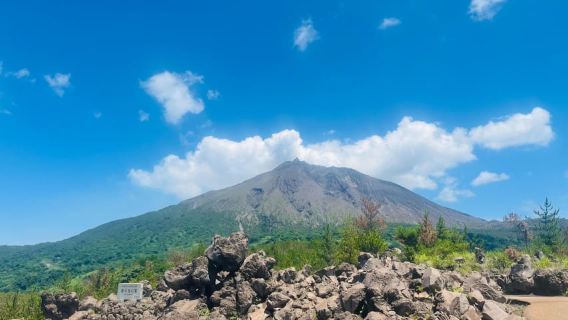 Experience the blessings of Sakurajima privately with guide