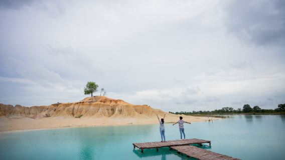 Экскурсия по мини-пустыне Бинтан и Голубому озеру с трансфером из отеля|Индонезия